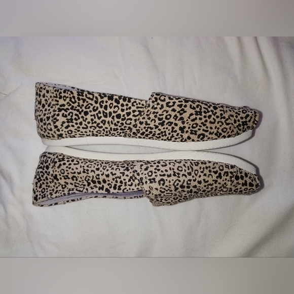 🆕TOMS Womens Alpargata Leopard Slip On Flats Casual Shoes Size 9 - Picture 2 of 10